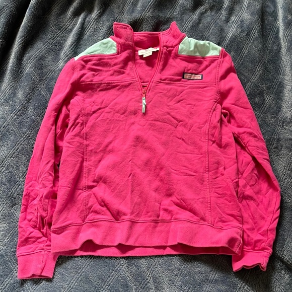 Vineyard vines pull over - Picture 1 of 1